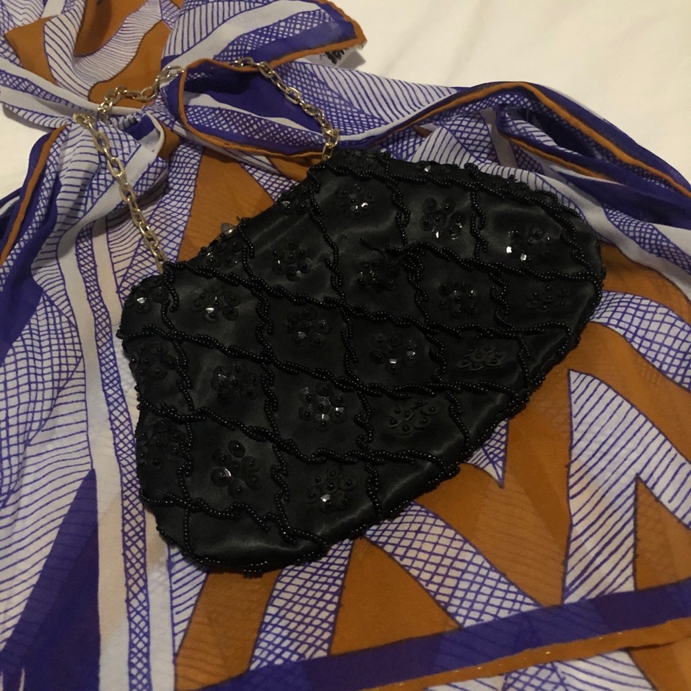 Vintage Black Beaded Evening Bag with Gold Chain with bonus Vera scarf - Picture 7 of 10